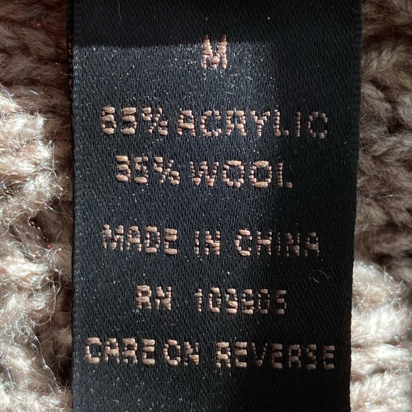 Sioni Sweater - Picture 3 of 3